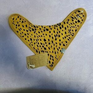 Kyte BABY  Marigold Cheetah Bib